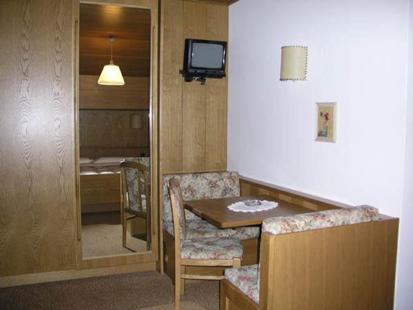 Hotel Garni Soreie Поцца-ди-Фасса Номер фото